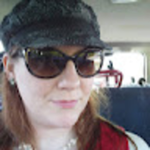 Meet your Posher, Jessica - Picture 1 of 1